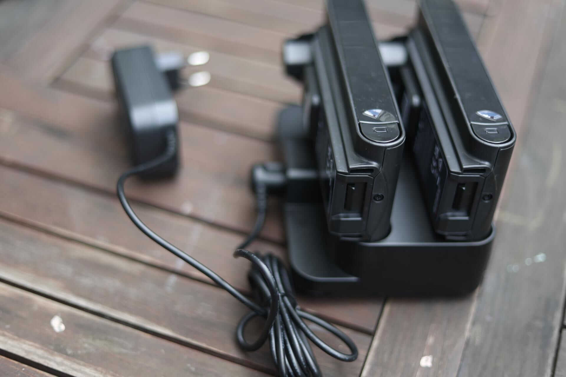 Vollgeladene Akkus des Shark Stratos